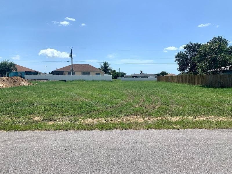 704 NW Juanita PL CAPE CORAL, FL 33993