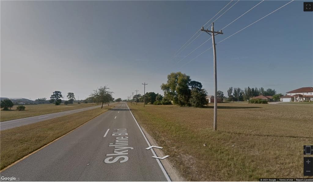 1404 Skyline BLVD CAPE CORAL, FL 33991