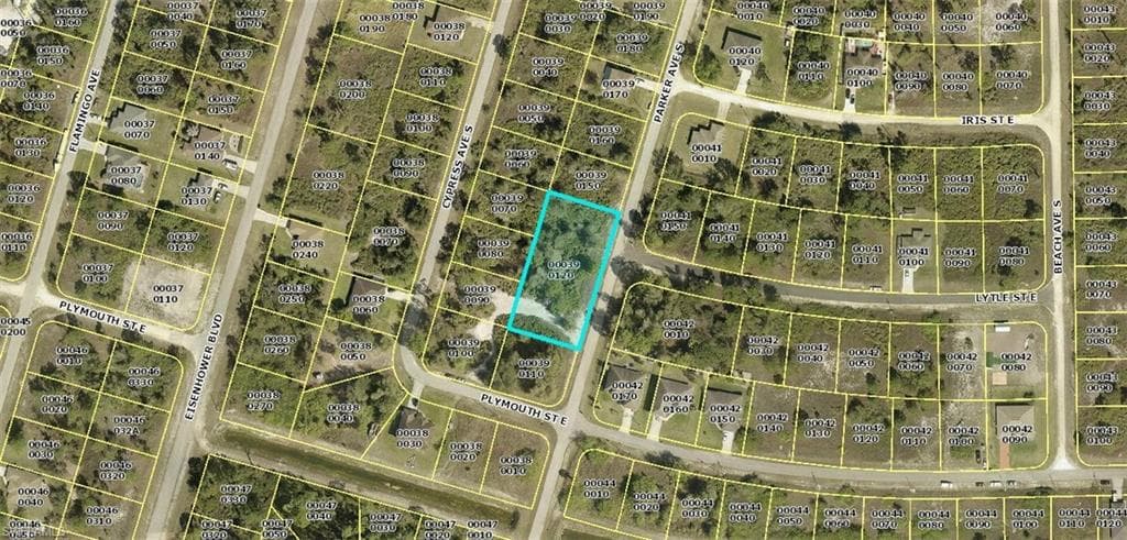 552 Parker AVE S LEHIGH ACRES, FL 33974
