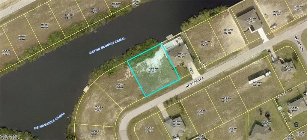 921 NE 37th TER CAPE CORAL, FL 33909