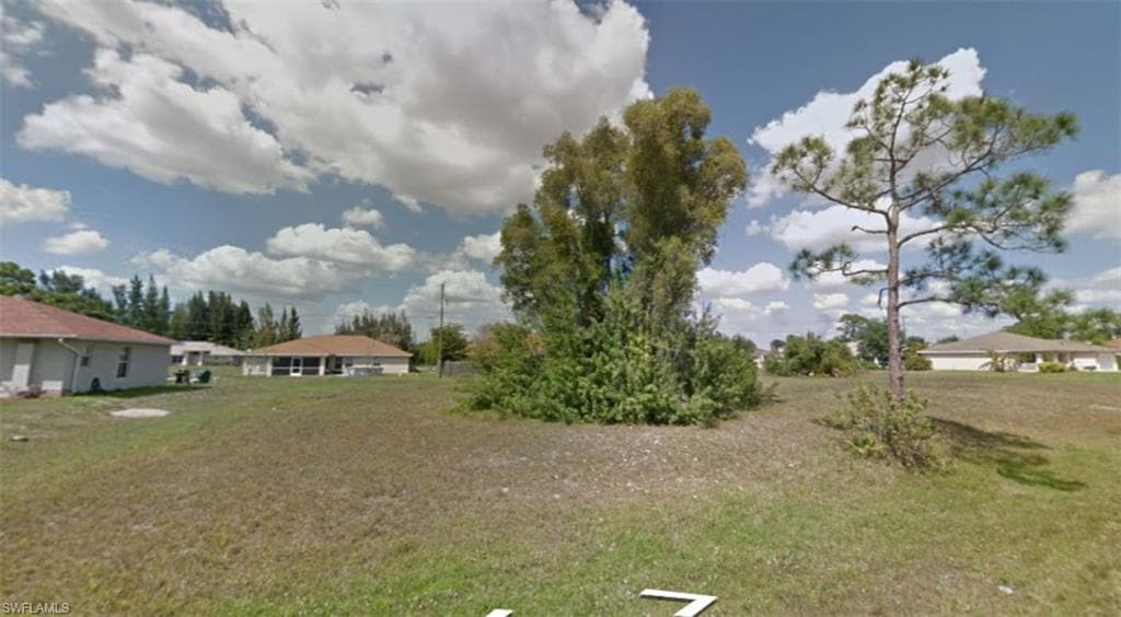 1720 SW 3rd ST CAPE CORAL, FL 33991