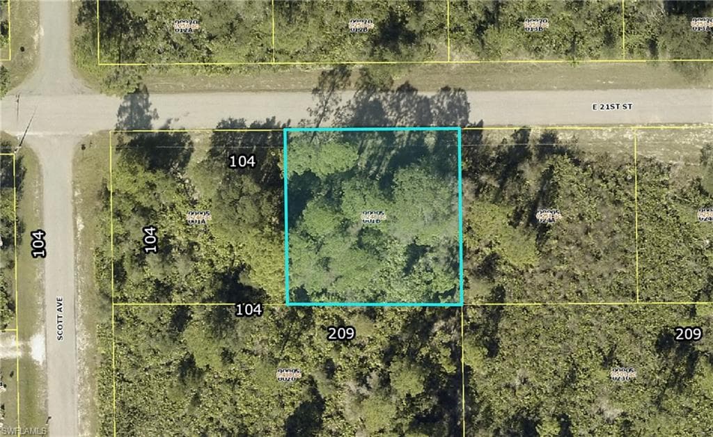 3902 E 21st ST ALVA, FL 33920