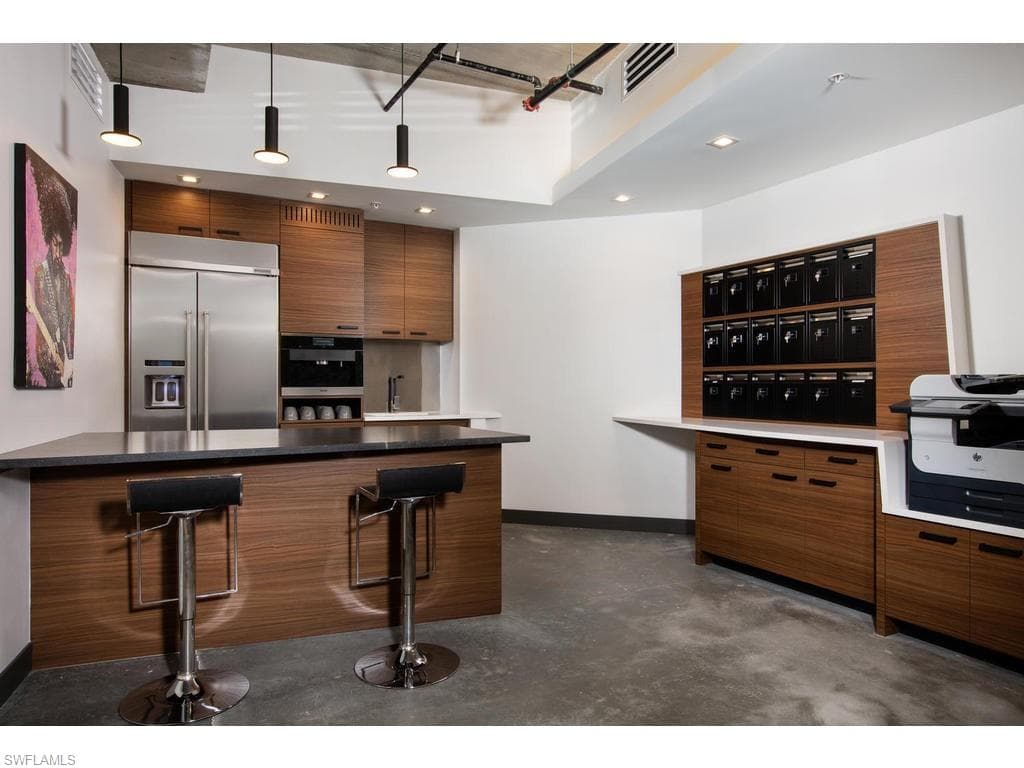 1110 Pine Ridge RD 301-15 NAPLES, FL 34108