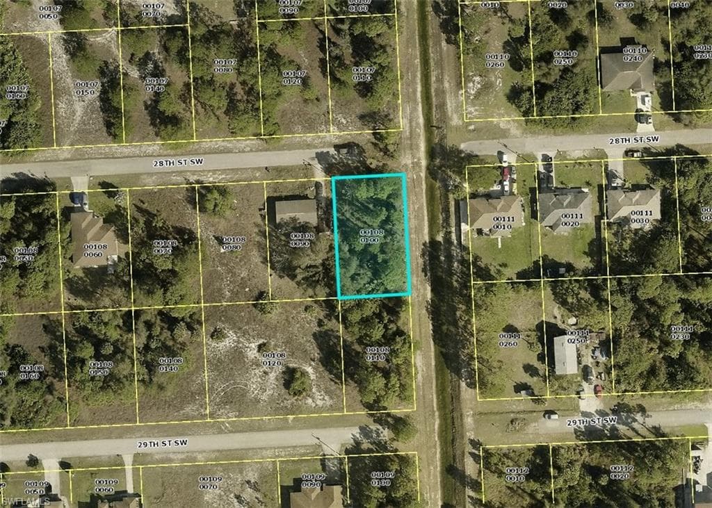 3201 28th ST SW LEHIGH ACRES, FL 33976