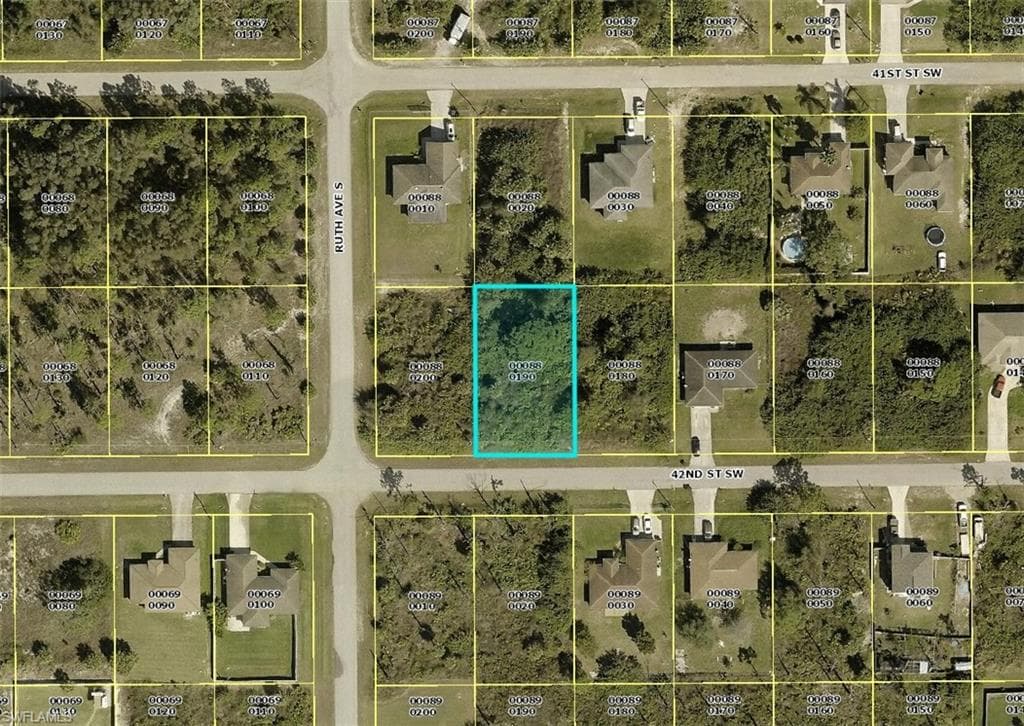 3216 42nd ST SW LEHIGH ACRES, FL 33976