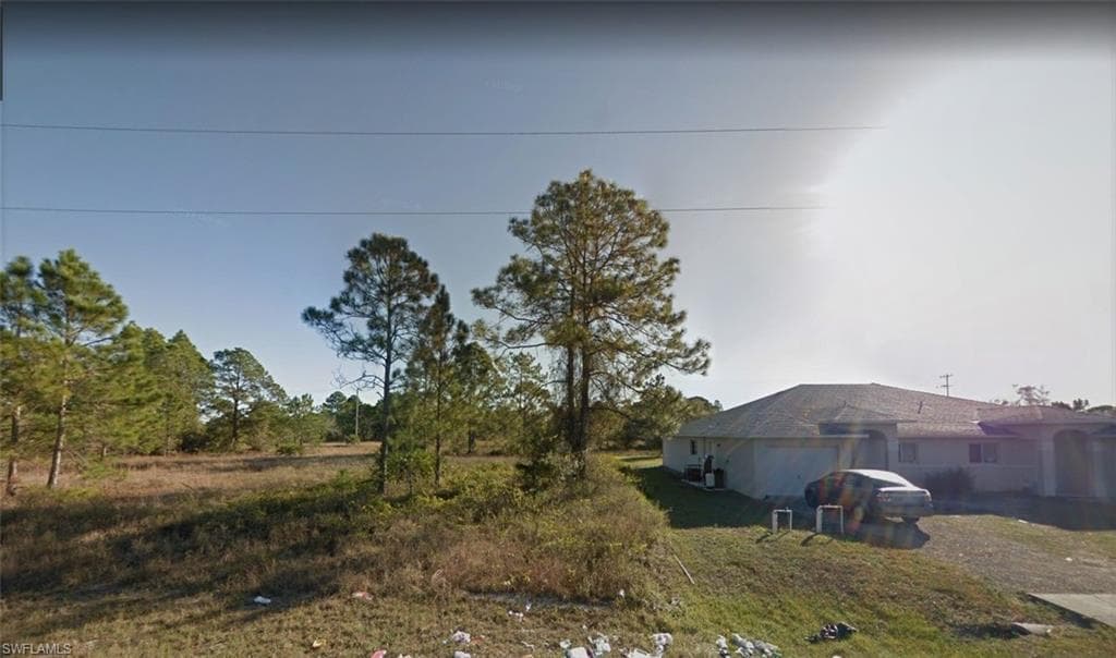 521 Lillon AVE S LEHIGH ACRES, FL 33974
