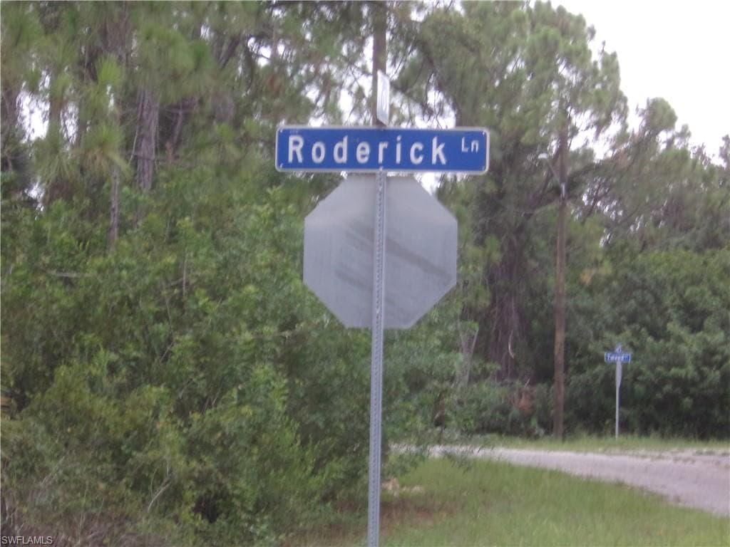 1936 Roderick LN LEHIGH ACRES, FL 33972