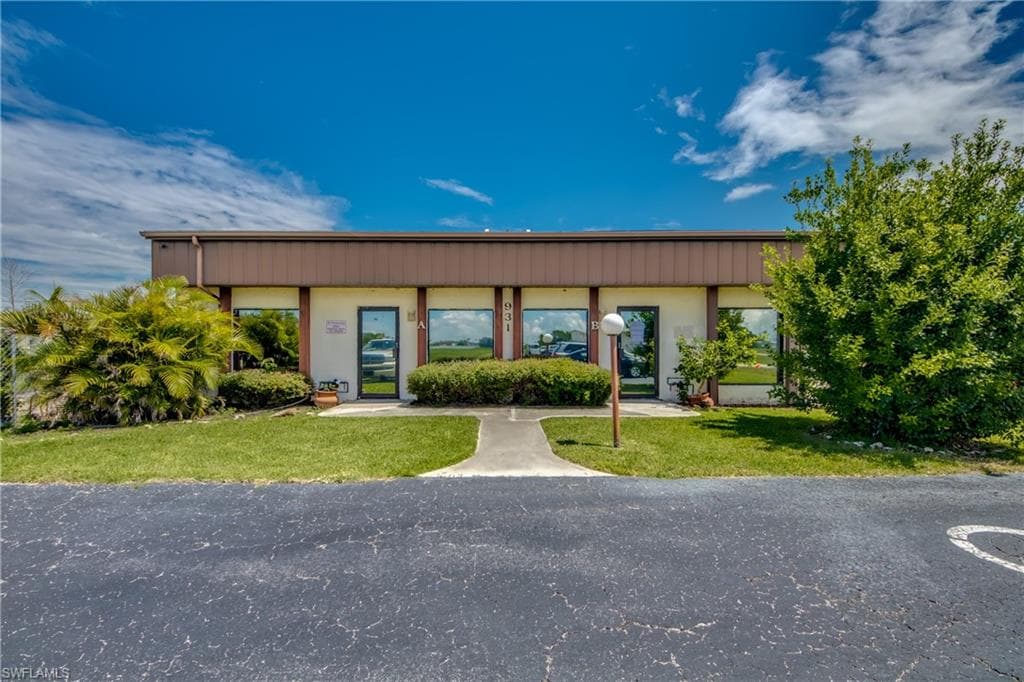 931 NE 7th ST 1-2 CAPE CORAL, FL 33909