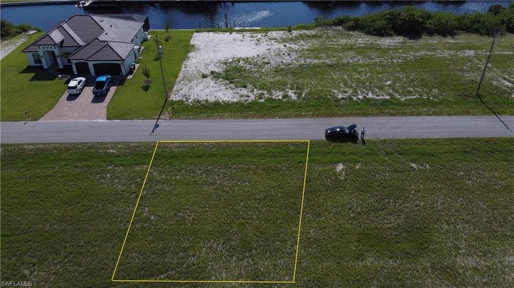 1239 NW 32nd PL CAPE CORAL, FL 33993