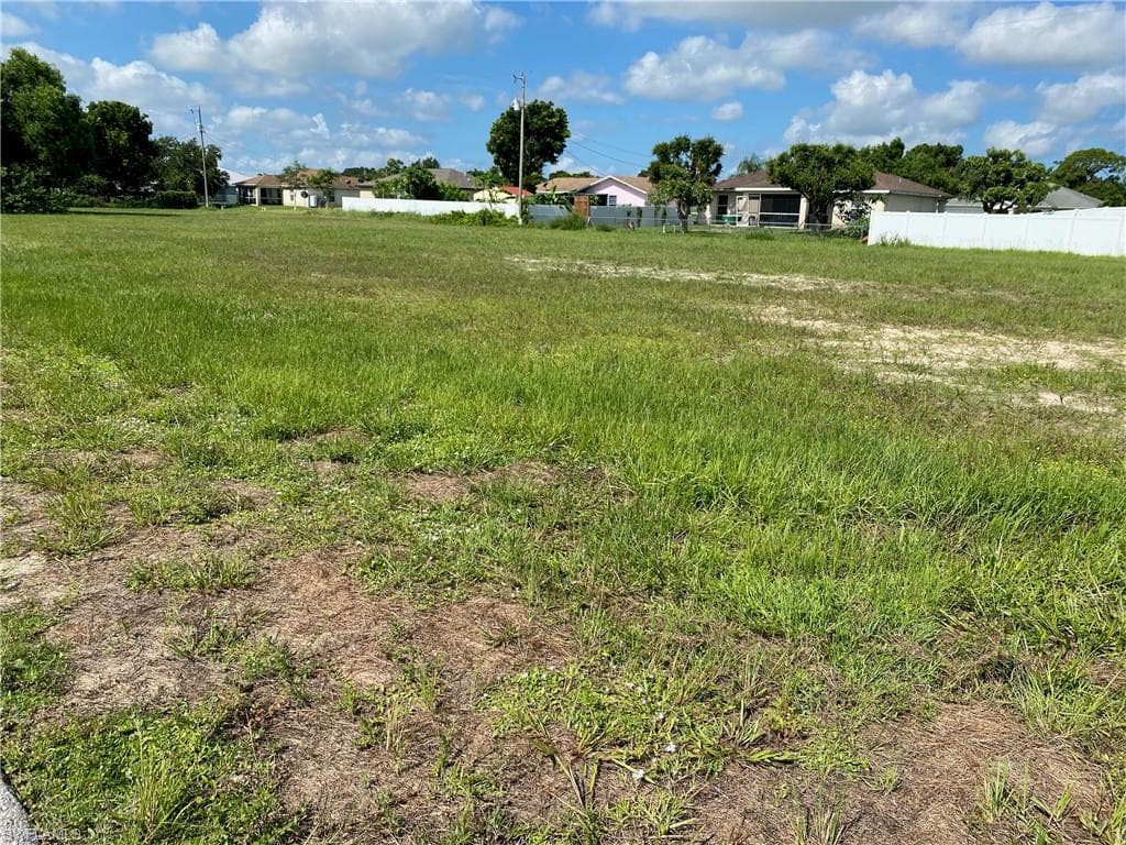 3006 NE 7th AVE CAPE CORAL, FL 33909
