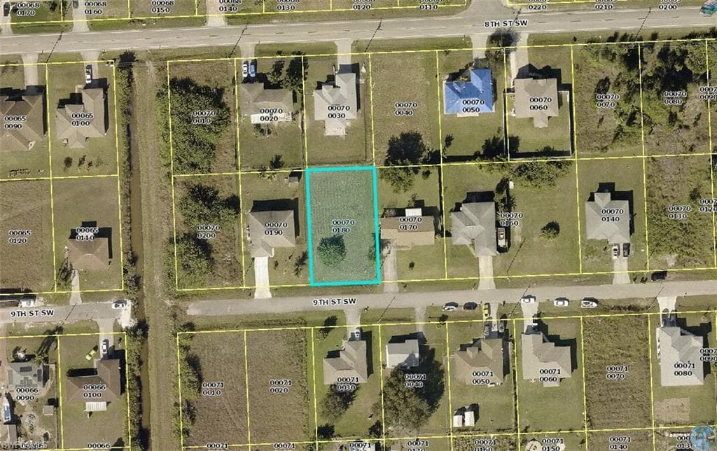 3914 9th ST SW LEHIGH ACRES, FL 33976