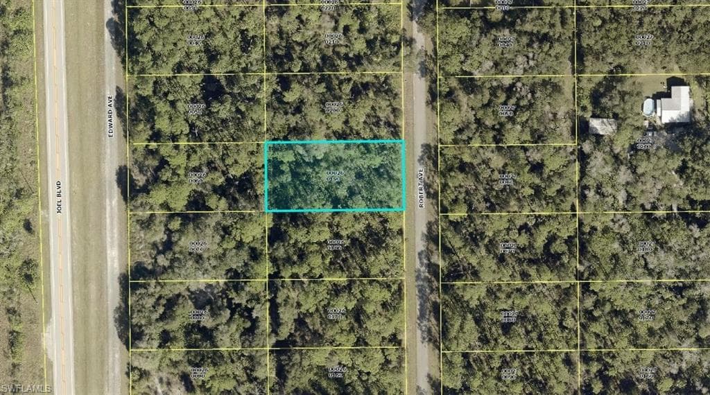 1813 Robert AVE LEHIGH ACRES, FL 33972