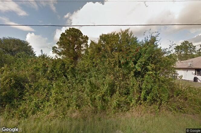 3003 E 2nd ST LEHIGH ACRES, FL 33936
