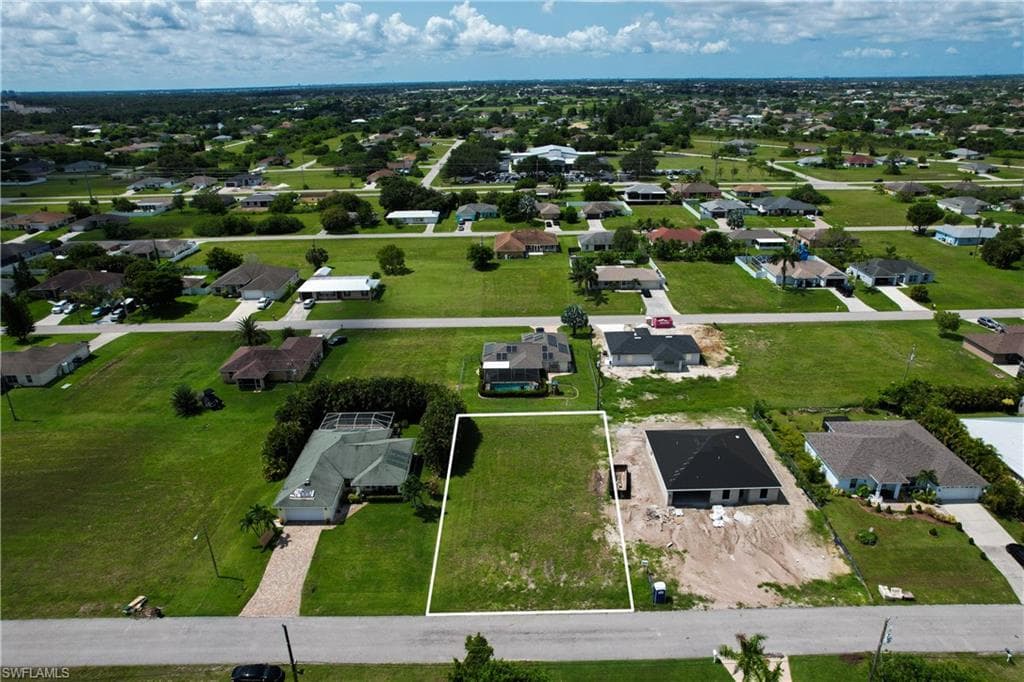 2042 NE 25th TER CAPE CORAL, FL 33909
