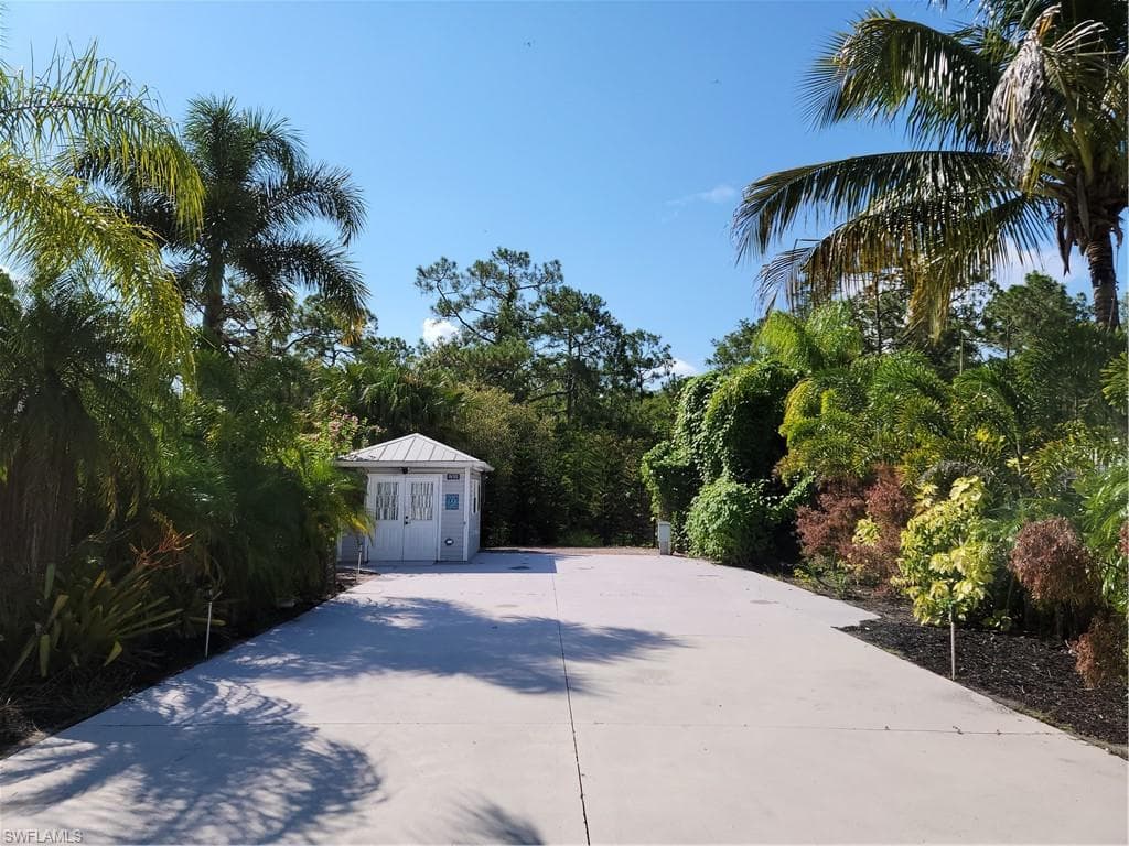5875 Brightwood DR FORT MYERS, FL 33905