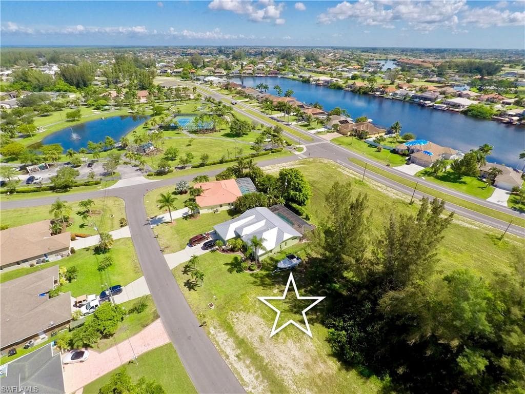 3425 SW 7th LN CAPE CORAL, FL 33991