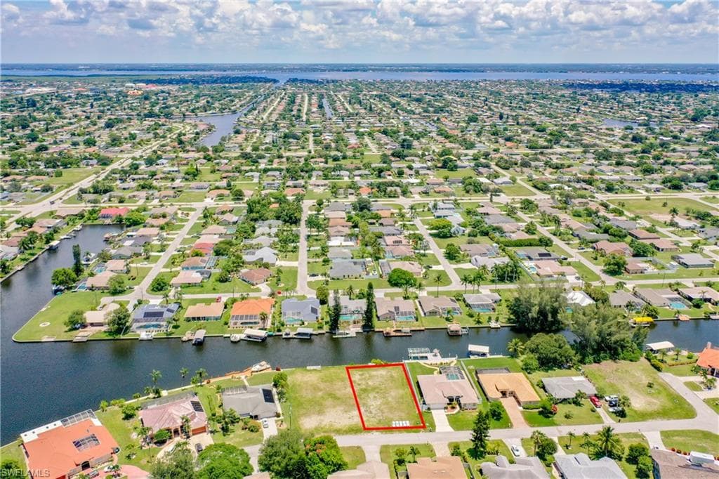 2903 SE 5th CT CAPE CORAL, FL 33904