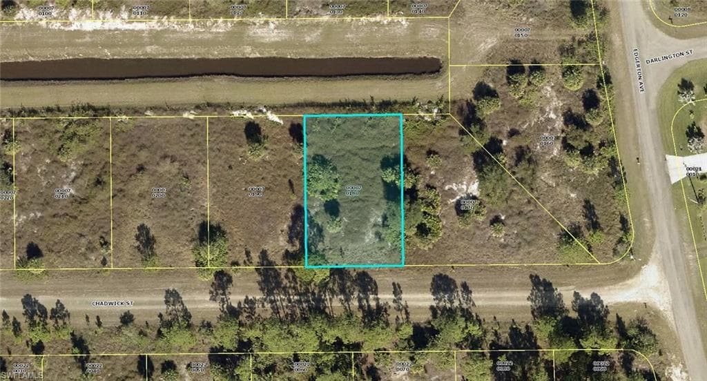 944 Chadwick ST LEHIGH ACRES, FL 33974