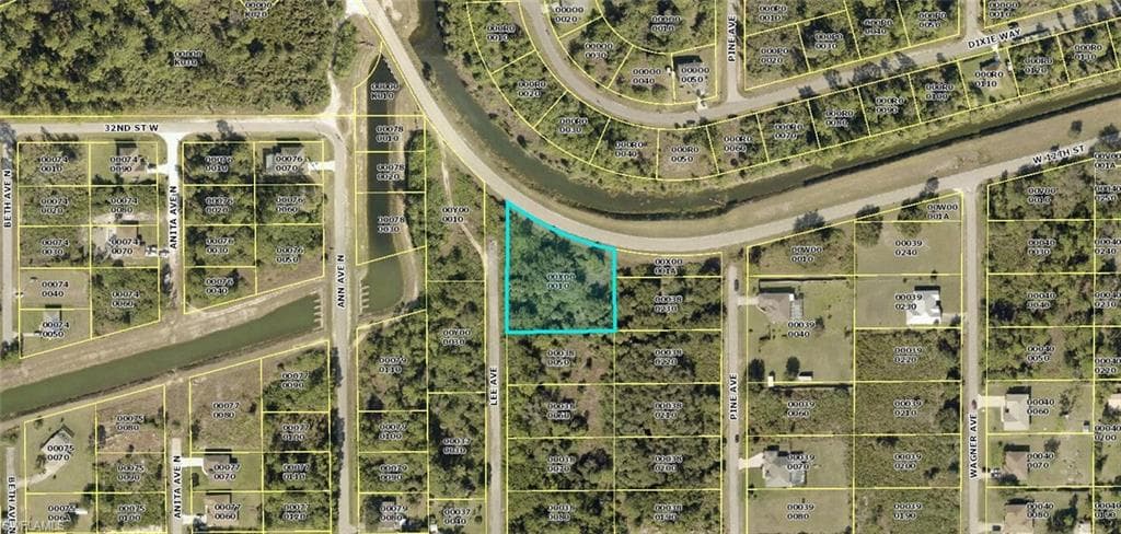 2105 W 12th ST LEHIGH ACRES, FL 33972