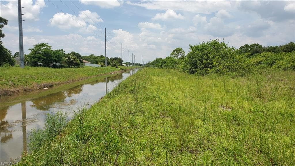 2817 1st ST W LEHIGH ACRES, FL 33971