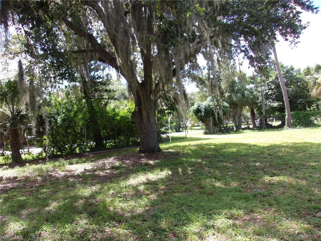 7728 Breeze DR NORTH FORT MYERS, FL 33917