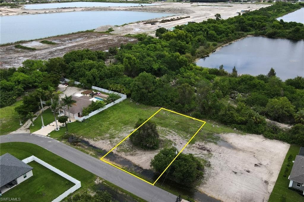 321 NW 12th PL CAPE CORAL, FL 33993