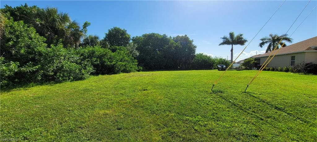 120 SE 17th AVE CAPE CORAL, FL 33990
