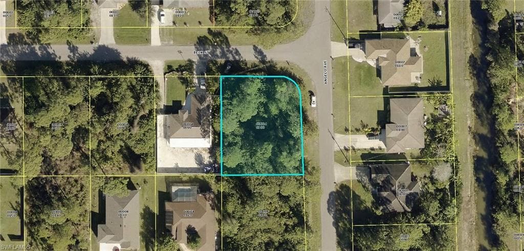 5411 Beck ST LEHIGH ACRES, FL 33971