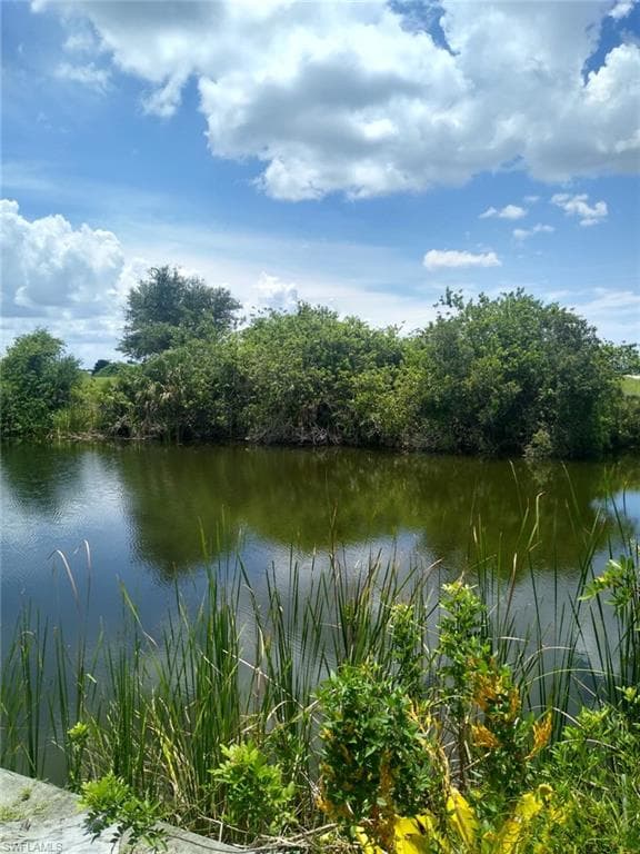 2032 NE 18th ST CAPE CORAL, FL 33909