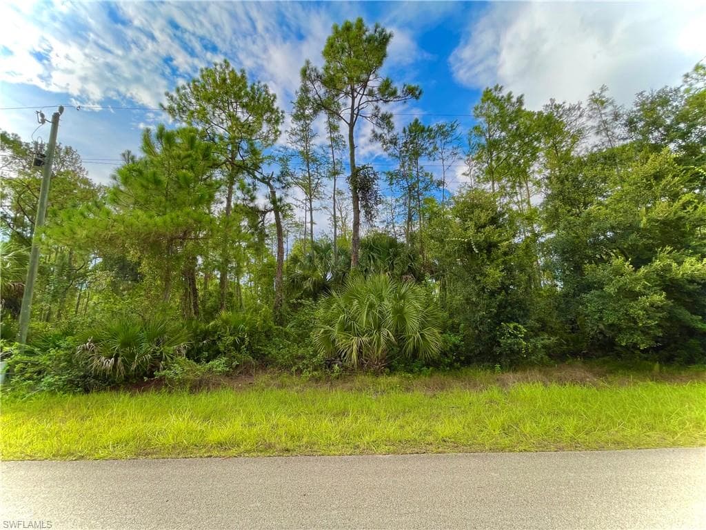 412/414 Charwood AVE S LEHIGH ACRES, FL 33974