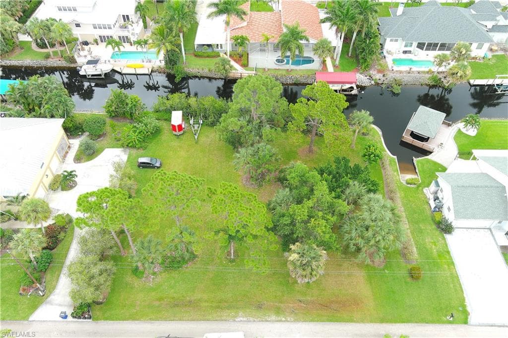 27125 Harbor DR BONITA SPRINGS, FL 34135