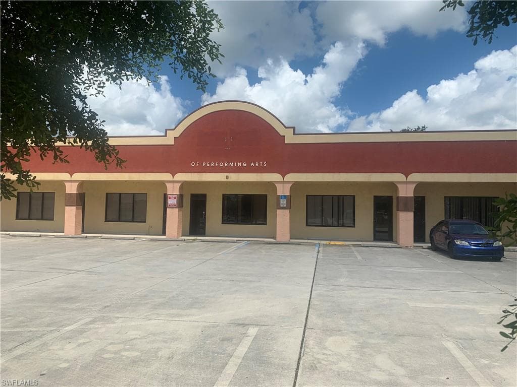 932 Country Club BLVD CAPE CORAL, FL 33990