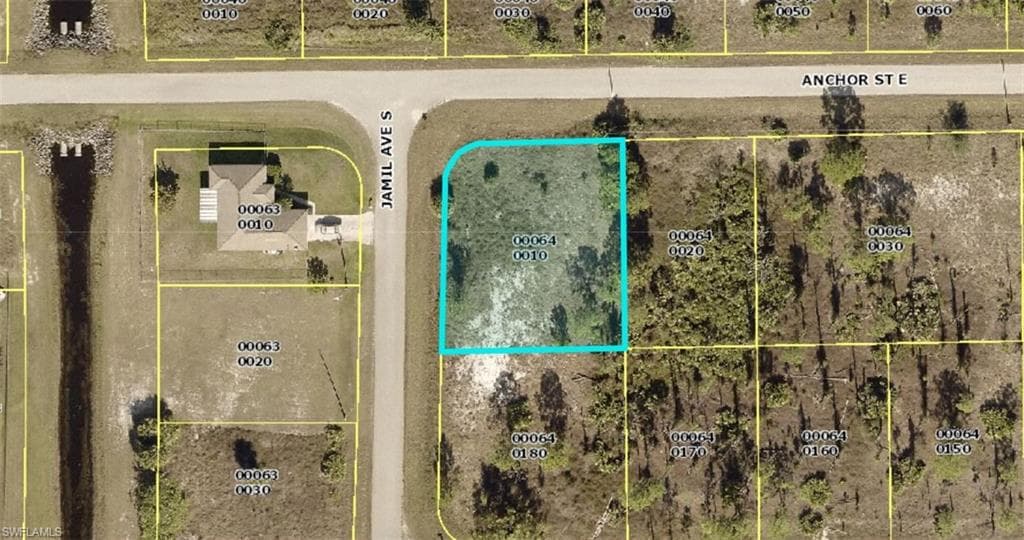 854 Anchor ST E LEHIGH ACRES, FL 33974