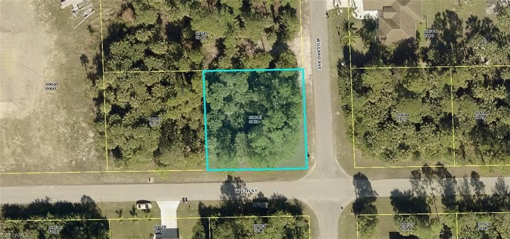 700 W 7th ST LEHIGH ACRES, FL 33972
