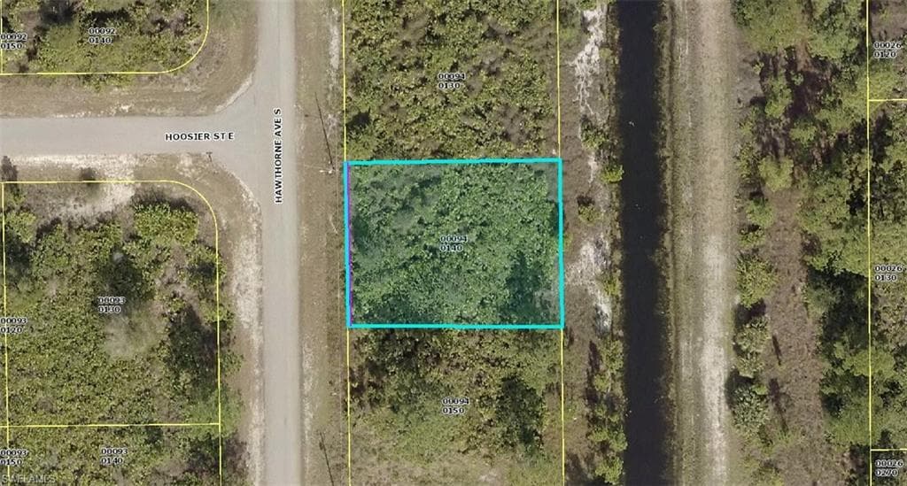 567 Hawthorne AVE S LEHIGH ACRES, FL 33974