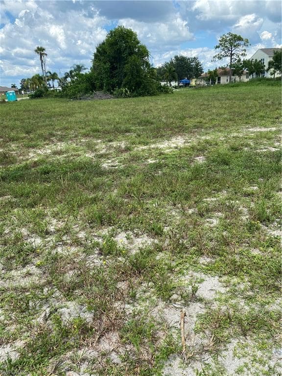 2843 4th PL CAPE CORAL, FL 33993