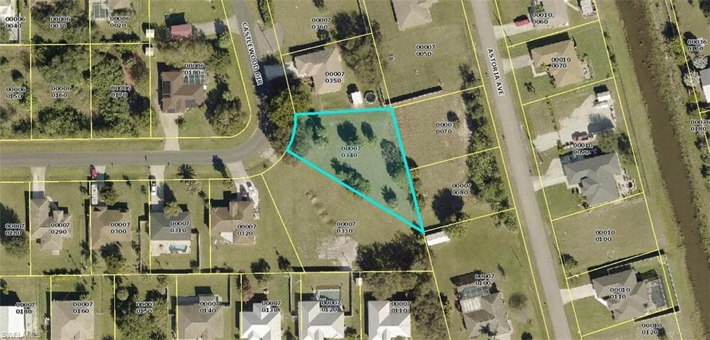 6321 Castlewood CIR FORT MYERS, FL 33905