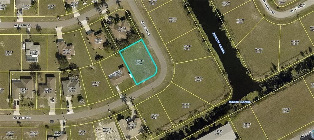 1733 NE 10th LN CAPE CORAL, FL 33909