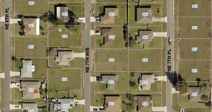 836 NE 7th PL CAPE CORAL, FL 33909