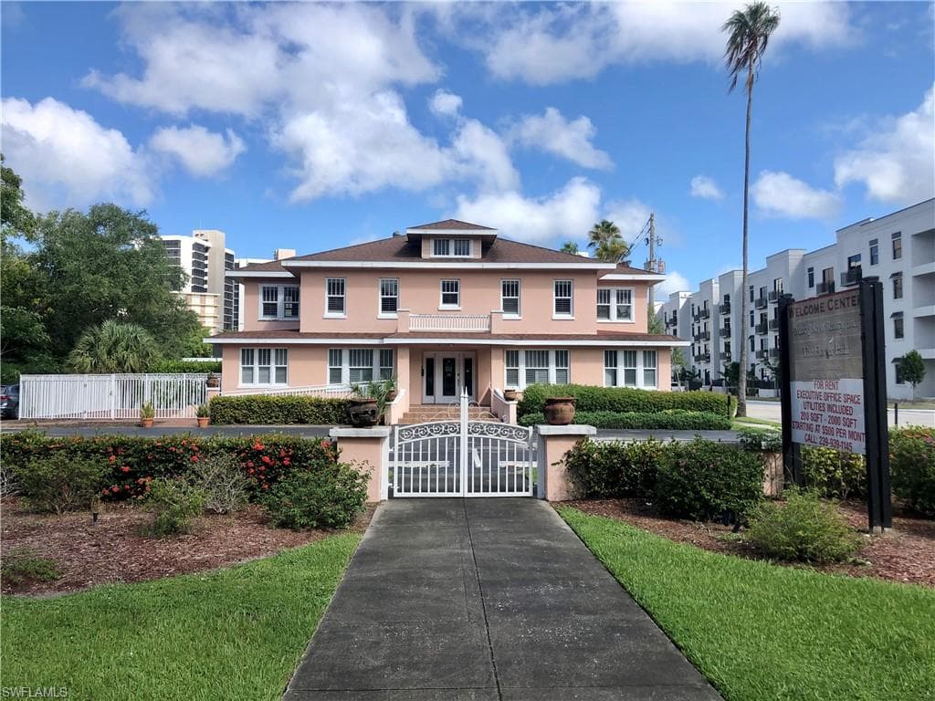 2300 Mcgregor BLVD FORT MYERS, FL 33901