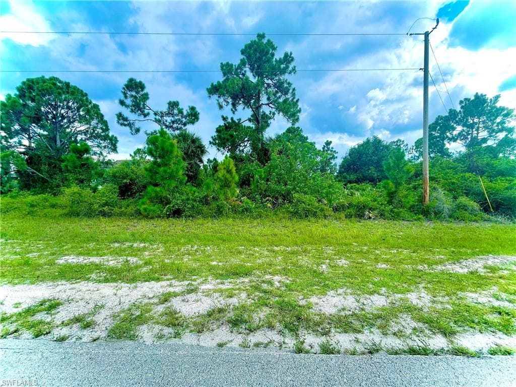 1012 Jaguar BLVD LEHIGH ACRES, FL 33974