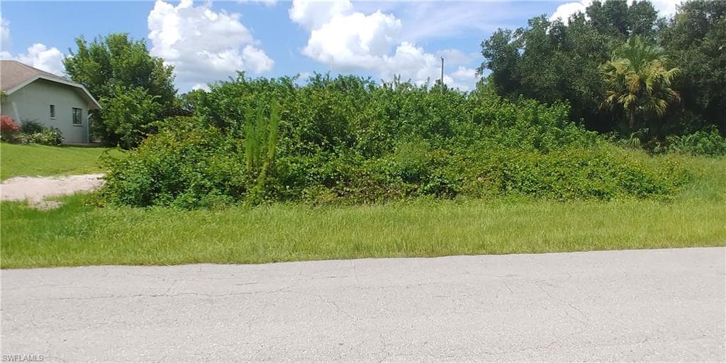 4710 5th ST W LEHIGH ACRES, FL 33971