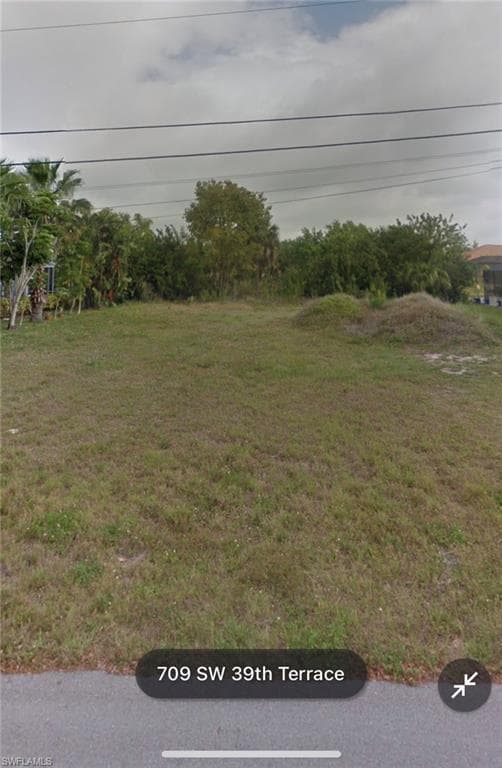 709 SW 39th TER CAPE CORAL, FL 33914