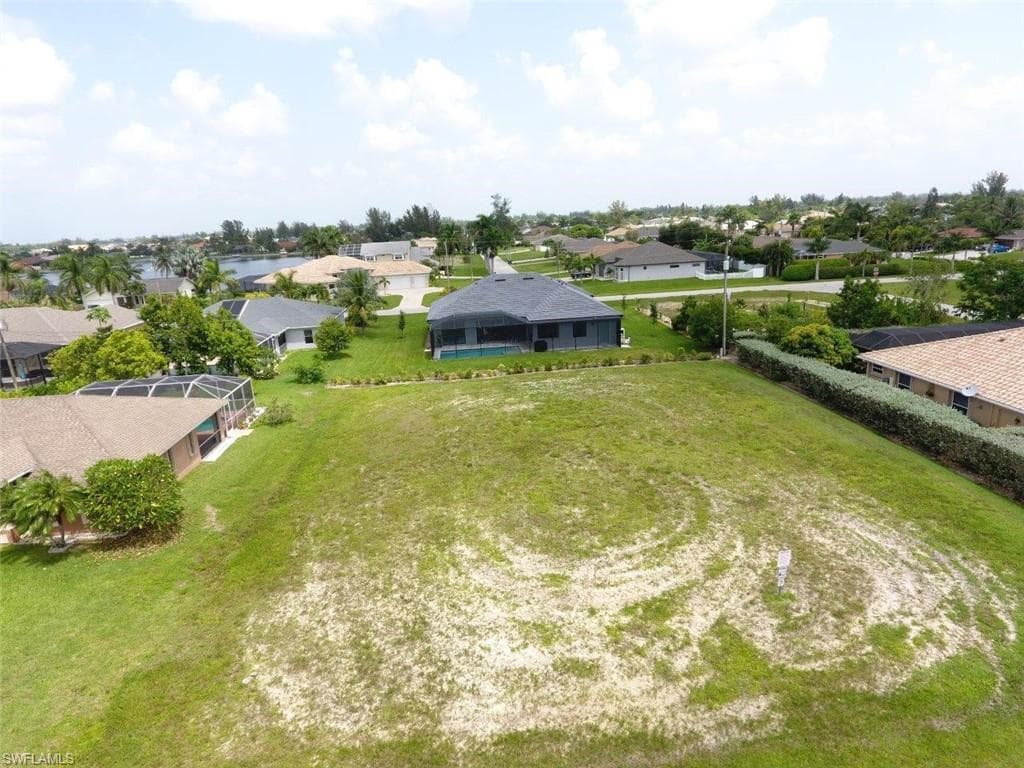 1403 SW 38th TER CAPE CORAL, FL 33914