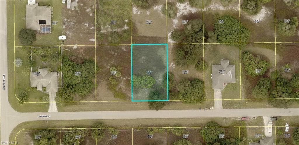 439 Poplar ST LEHIGH ACRES, FL 33974