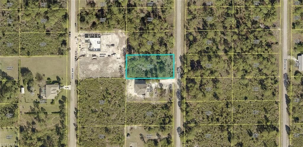 1415 Oak AVE LEHIGH ACRES, FL 33972