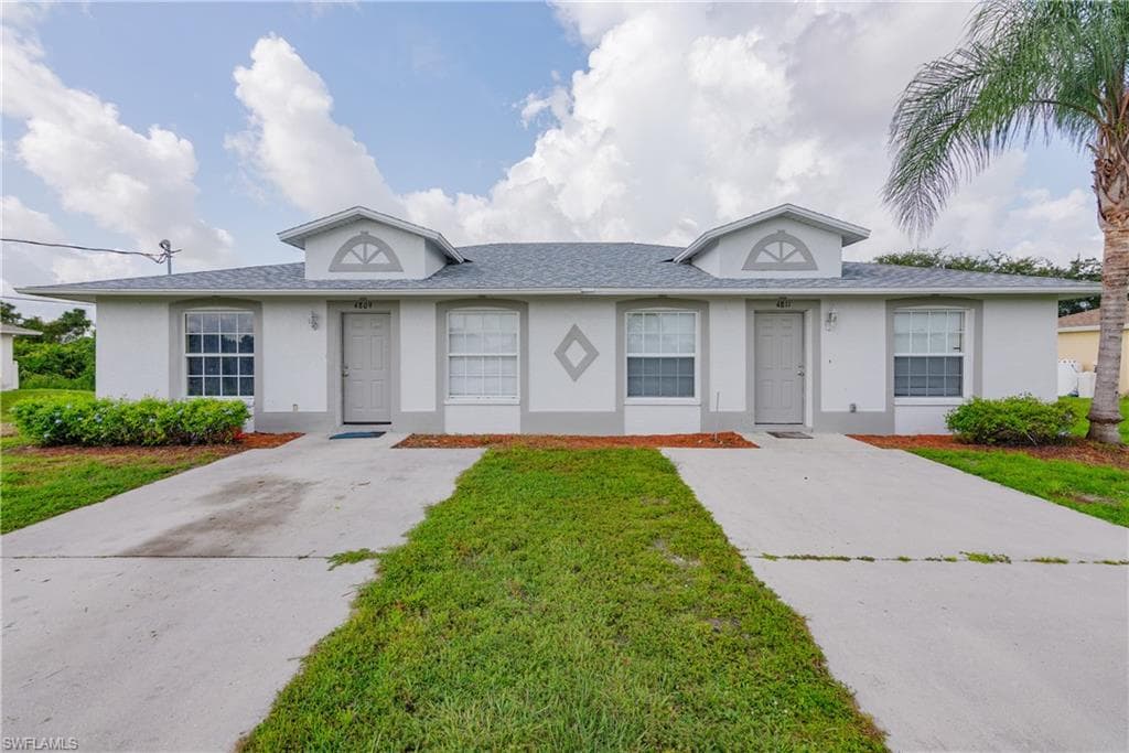 4809/4811 Leonard BLVD S LEHIGH ACRES, FL 33973