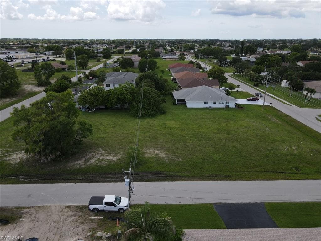 932 SE 8th ST CAPE CORAL, FL 33990