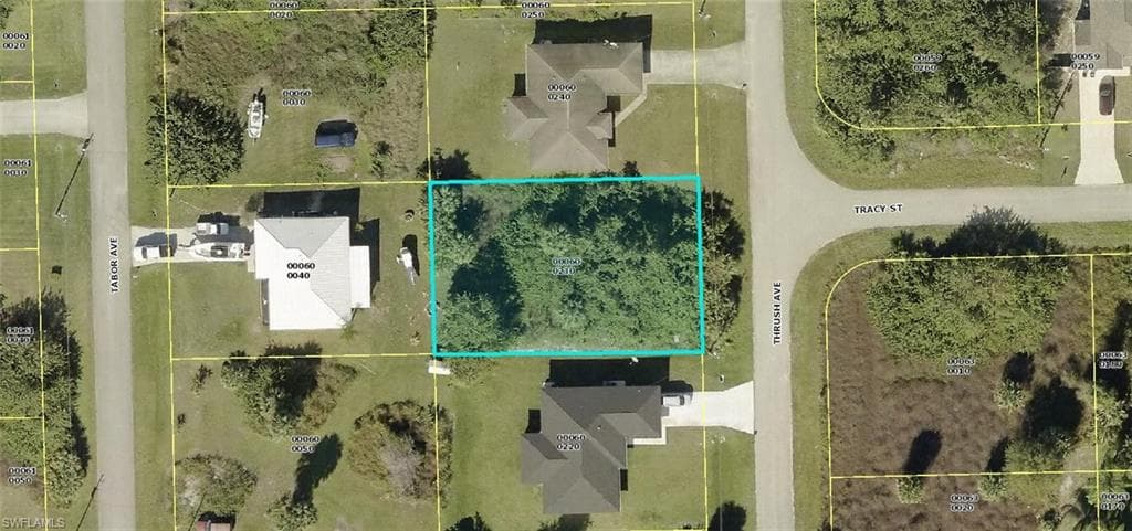 6025 Thrush AVE FORT MYERS, FL 33905