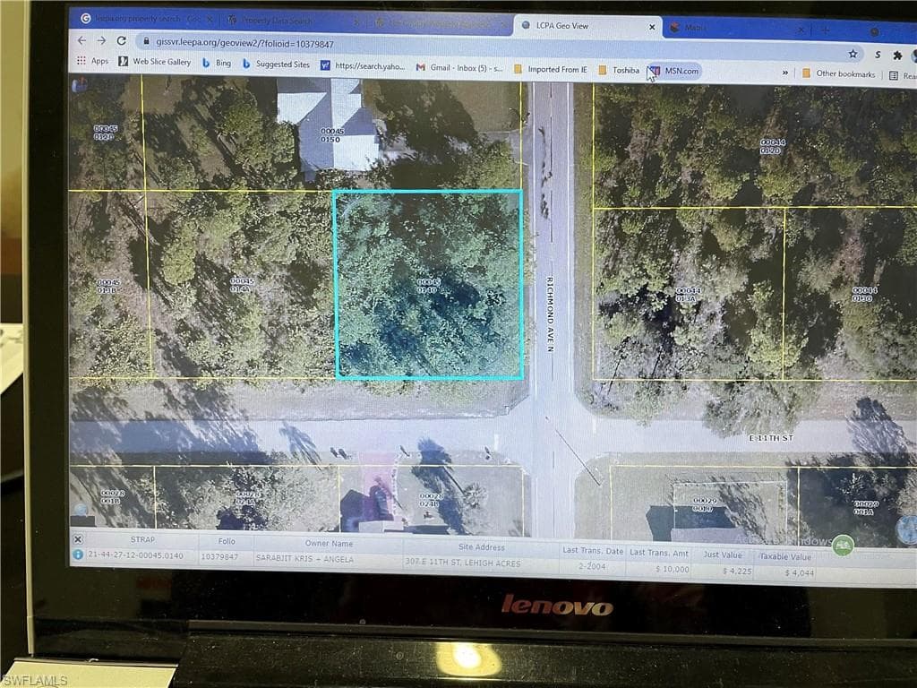 307 11th ST LEHIGH ACRES, FL 33972
